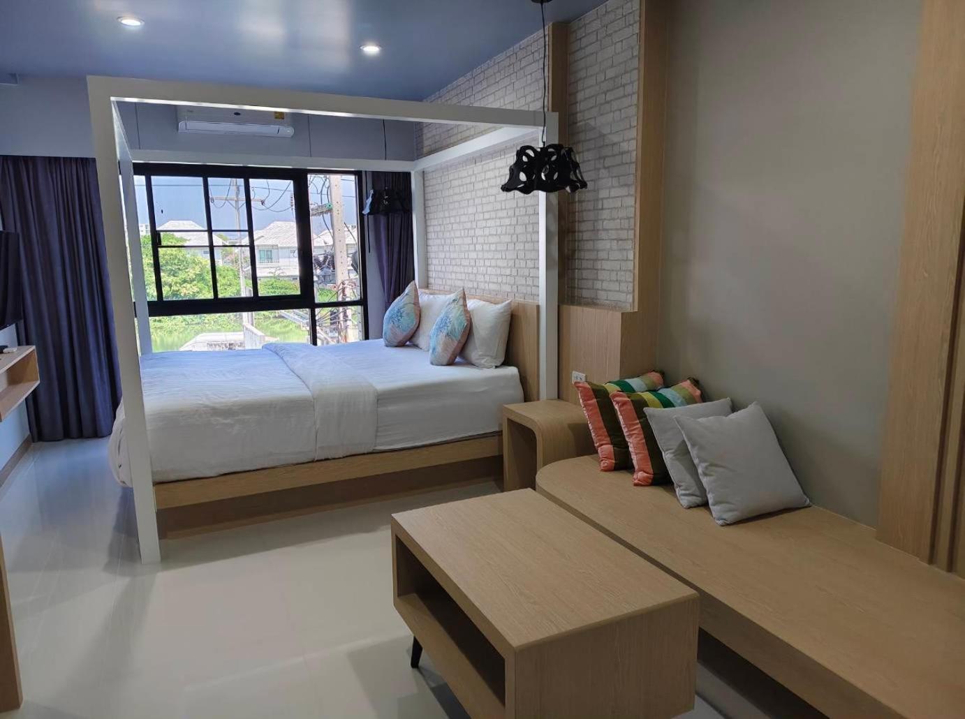 Baan Bangkok 97 Hotel Pathum Thani Room photo